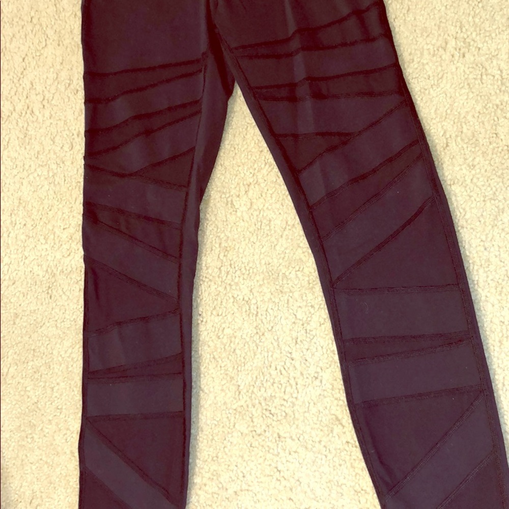 Lulu lemon legging/yoga pant with cutouts
